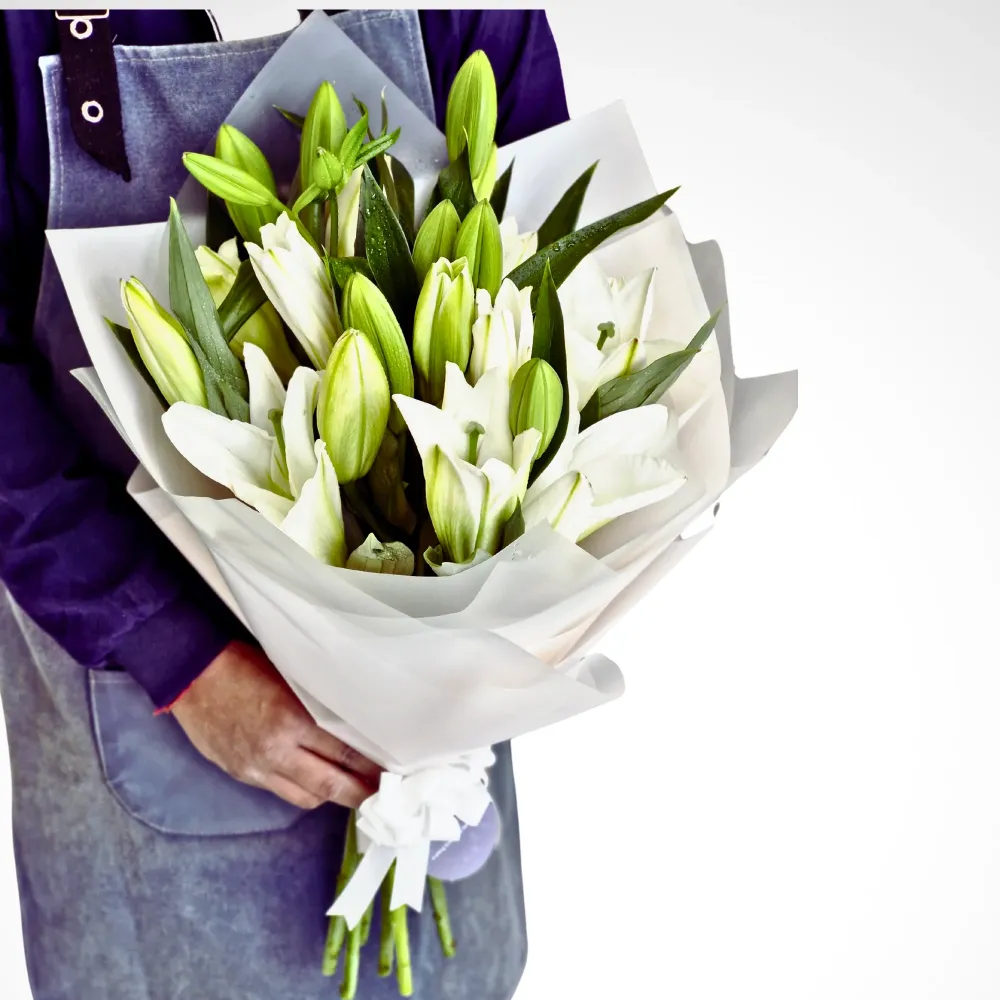 Lily's Bouquet - 8 Stems